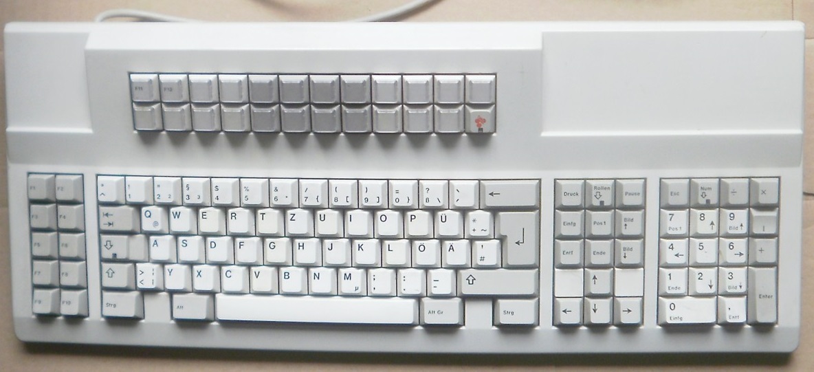 (former version of G80-2100 with "only" 23 programmable keys, before the "Cherry" programming key was moved to the cursor key area)