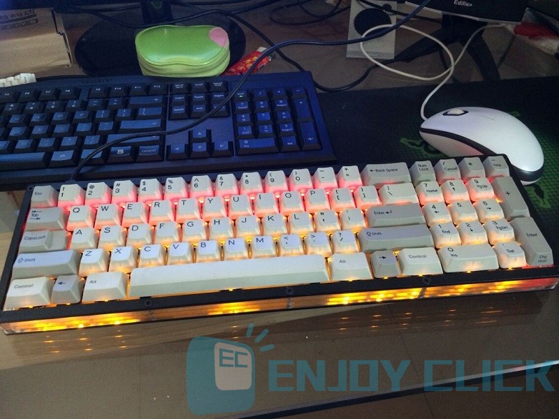 130658xeve34zyu04v40xx.jpg