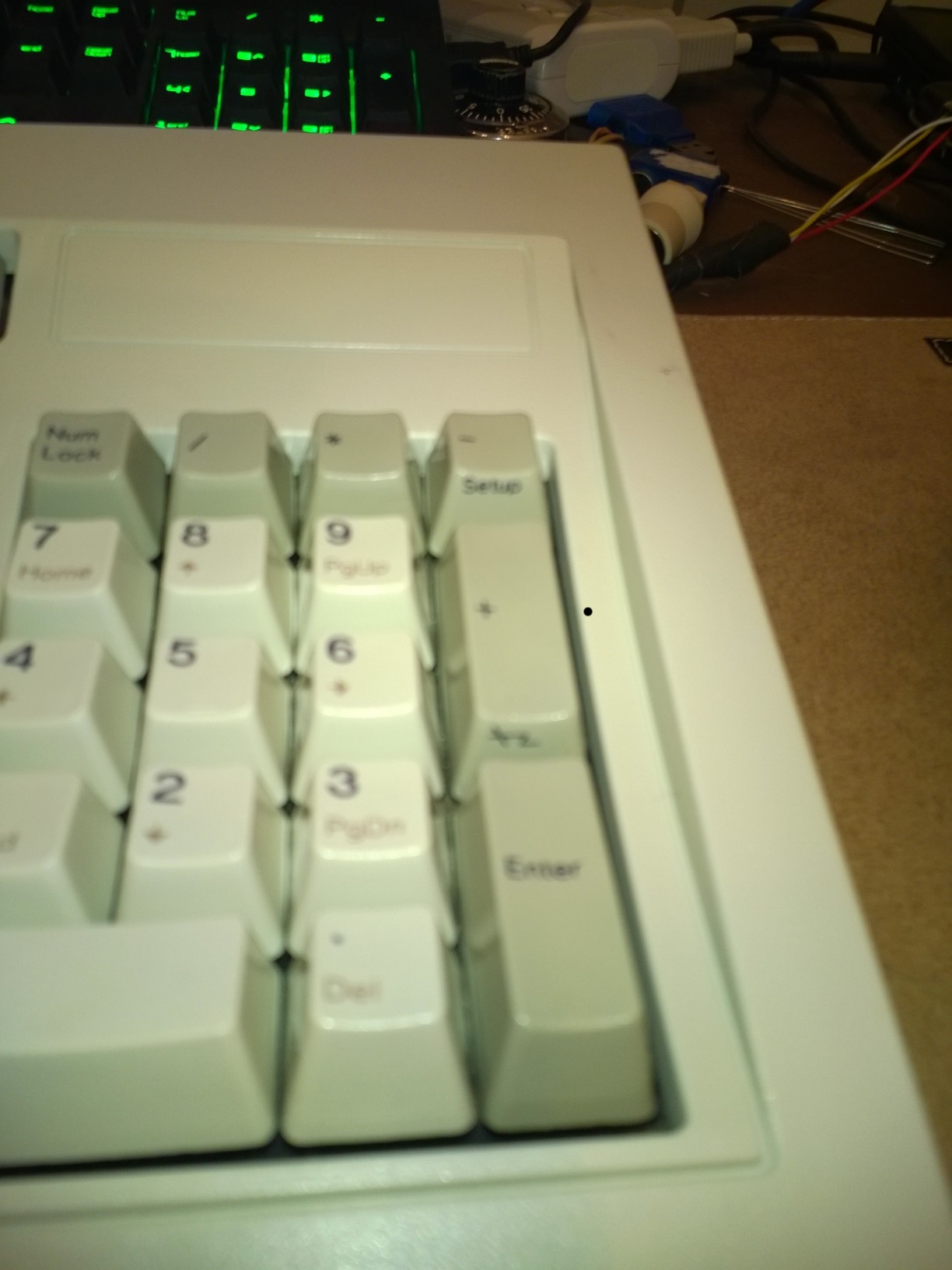 Notice the "Setup" and "\z" on the front of pad_minus and pad_plus.  These are the only two keys that are different from the standard M PS/2 keyboard.