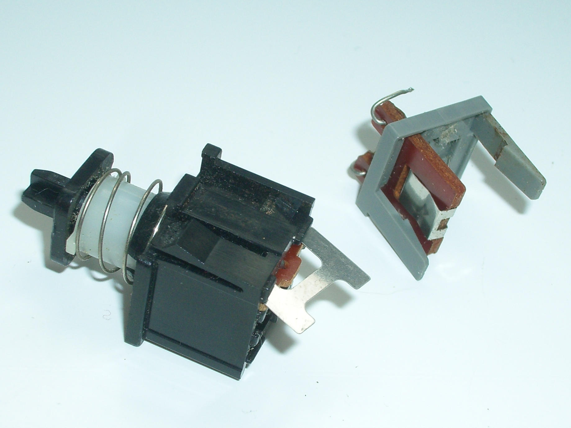 C64 11 opened some more.jpg