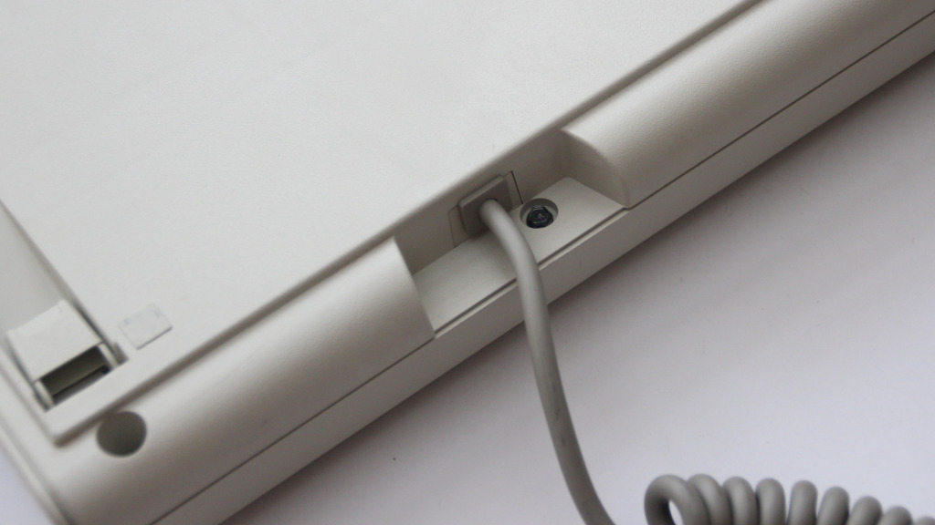 as a terminal Model M it comes with a fixed cable