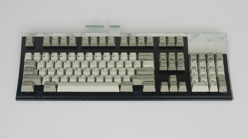 IBM_Model_M_terminal_1392595_19870616_key_support_frame_front_1024x576.jpg