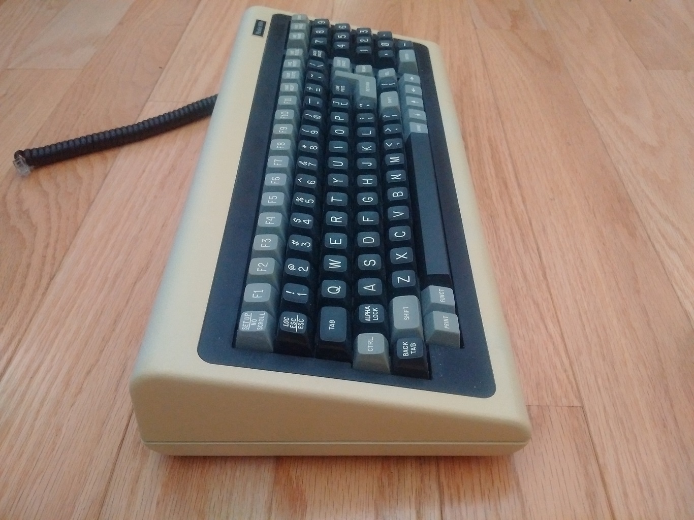 Televideo 950 - exterior profile