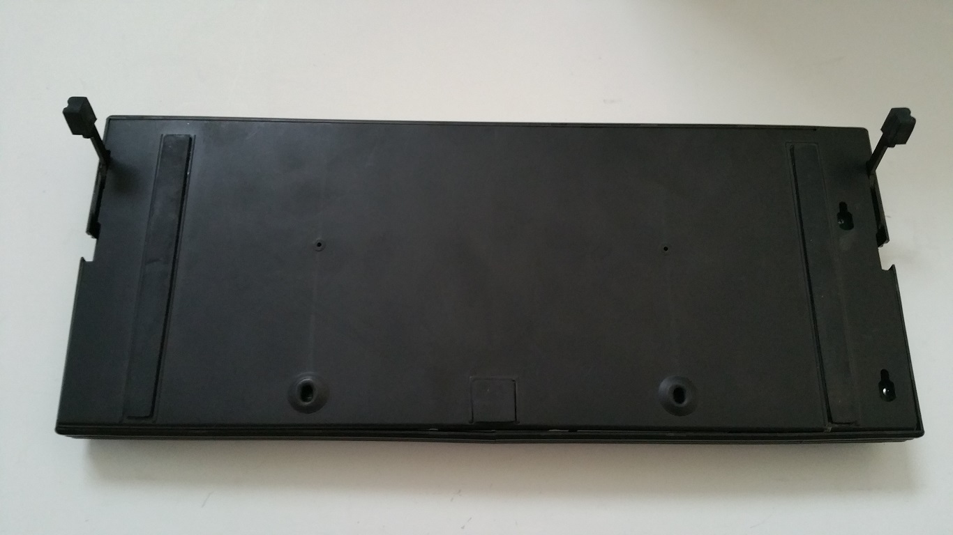 Kaypro 2000 keyboard - external bottom