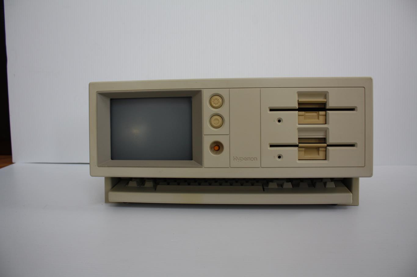 Dynalogic Hyperion  - keyboard tucked in for transport