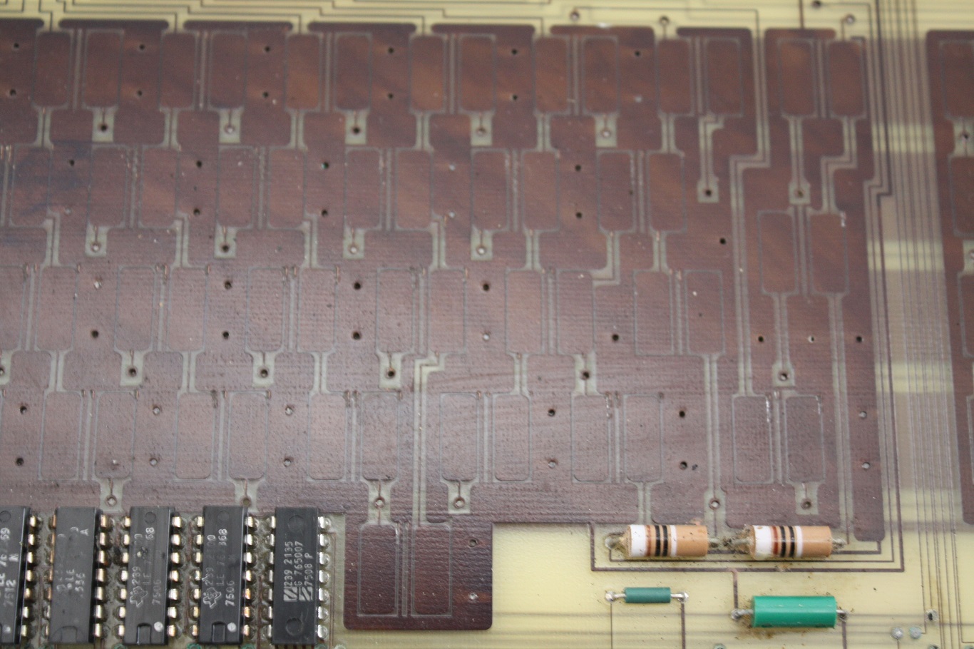 IBM 5100 Beam Spring - circuit board  close 3