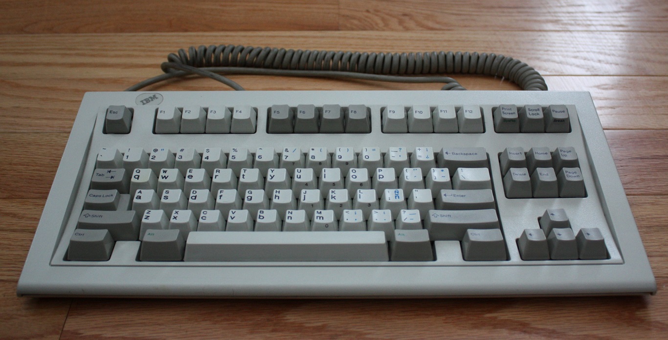 IBM Model M SSK Upper Lower - side.JPG