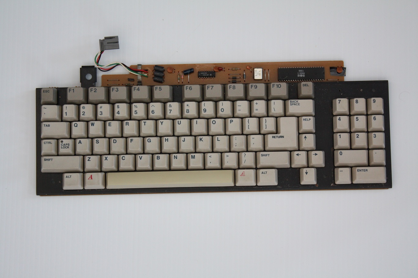 Amiga 1000 Mitsumi keyboard - keyboard mechanism top