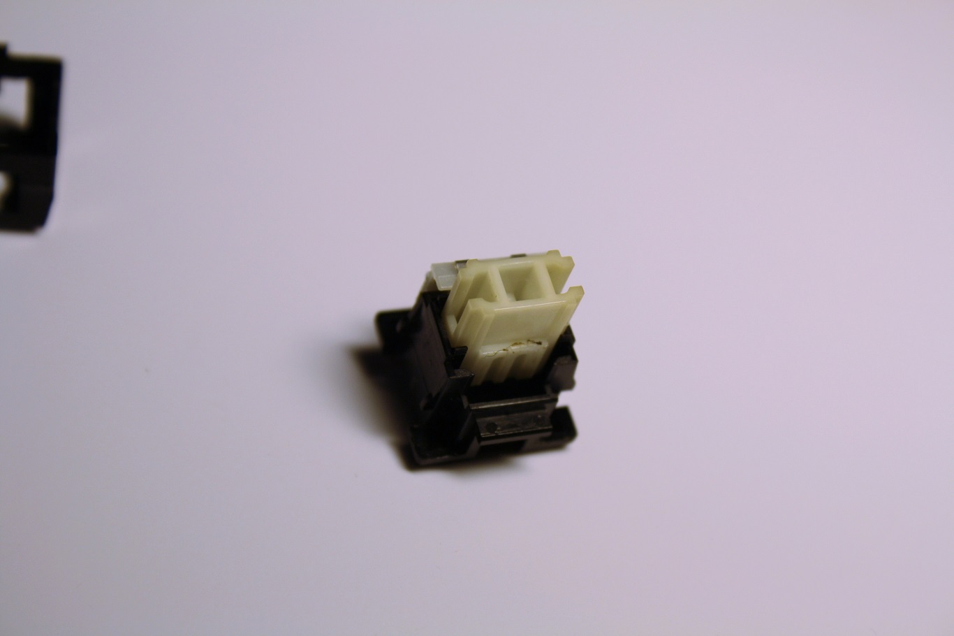 Amiga 1000 Mitsumi switch - key stem installed