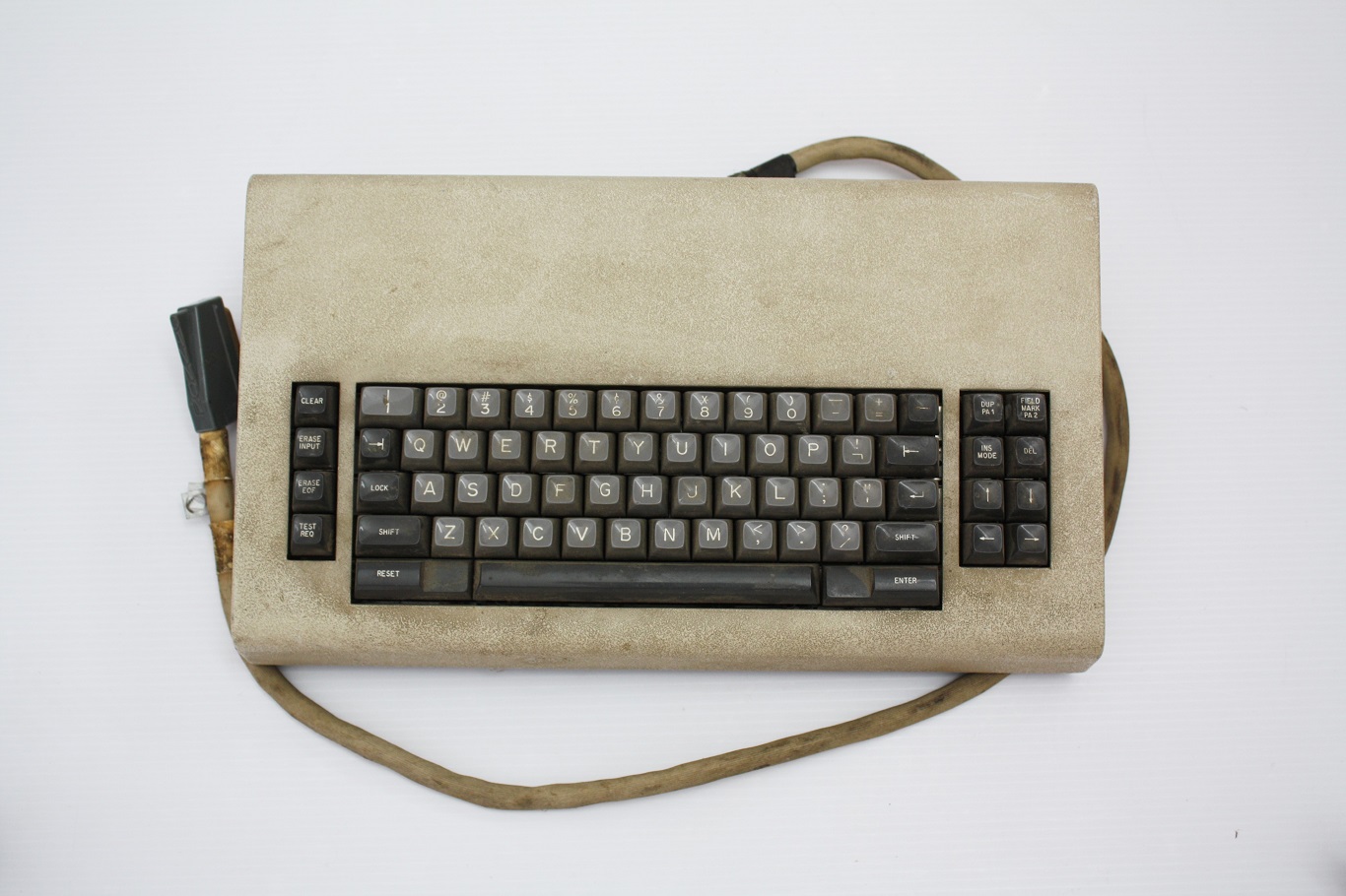 IBM 3277 typewriter keyboard - Dirty top view