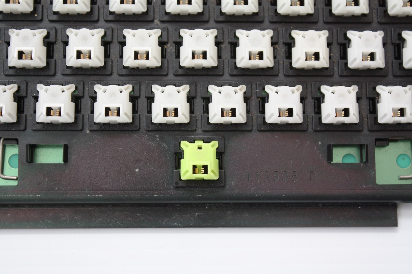 Amiga 2000 Hi-Tek - green space bar switch