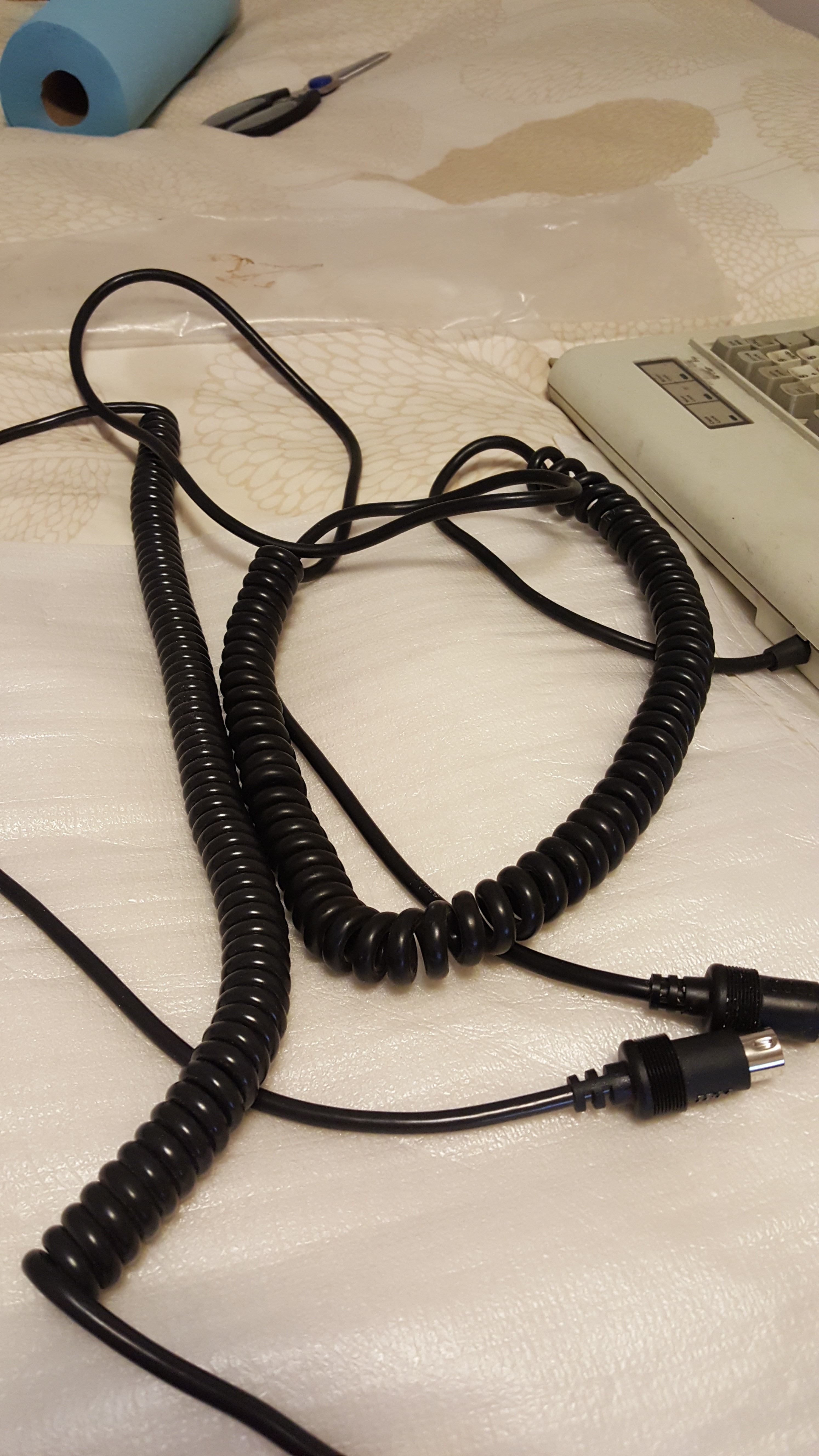Ahh I finally have some thick, coiled, black IBM cables. Having them side by side, I noticed the new SDL one meant for the old M's is actually a very dark grey and not quite black. I thought it was dusty at first, but that wasn't it.