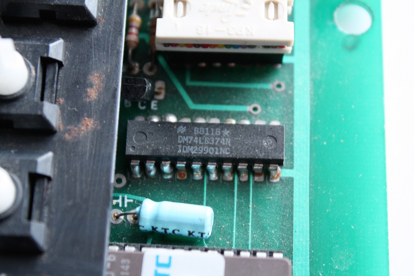 Apple II clone - IC with date code