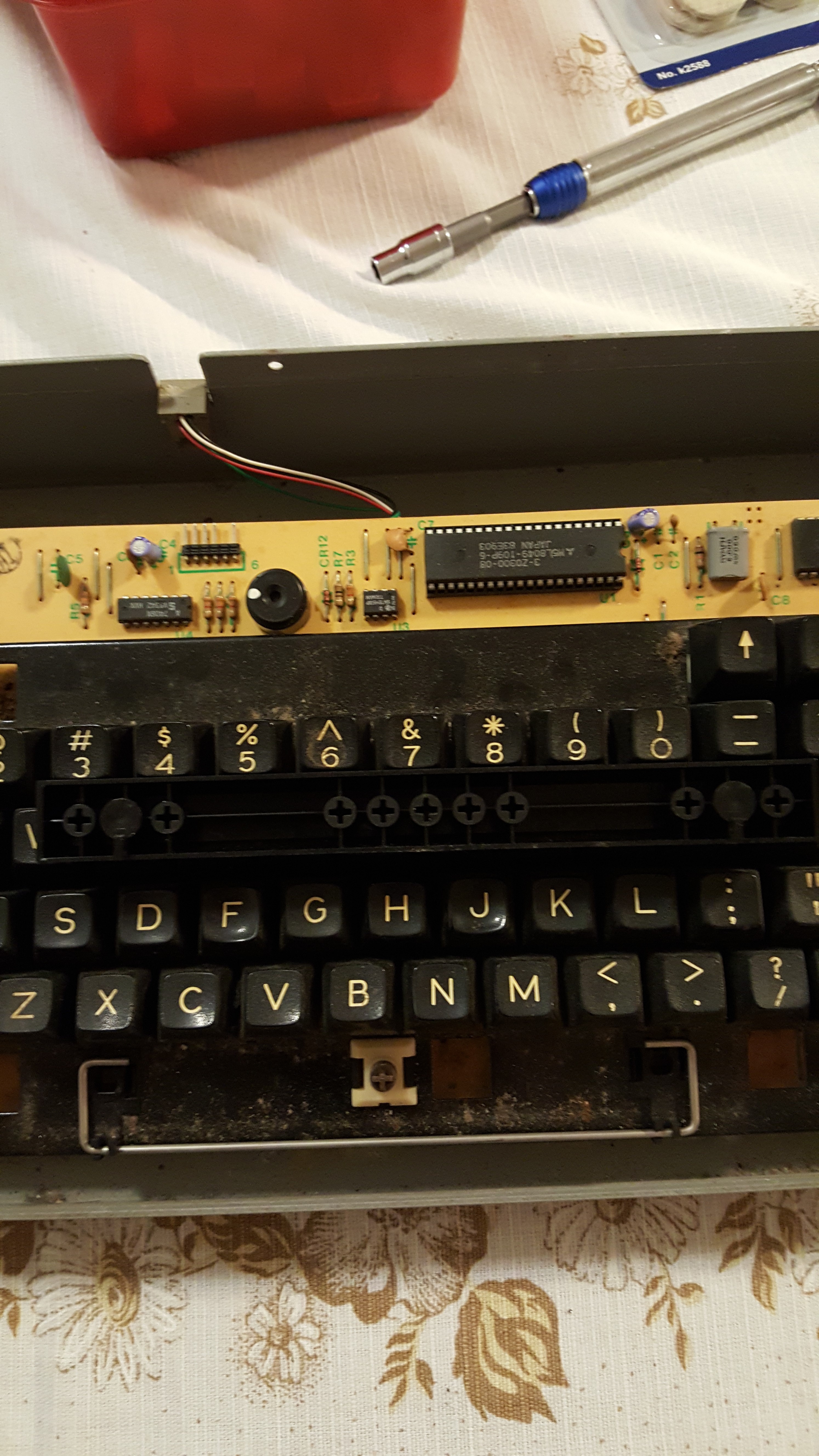 Sidenote - Look at all them mounting options under the spacebar!