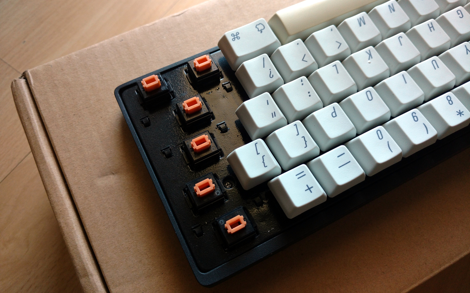 aek_plate.jpg