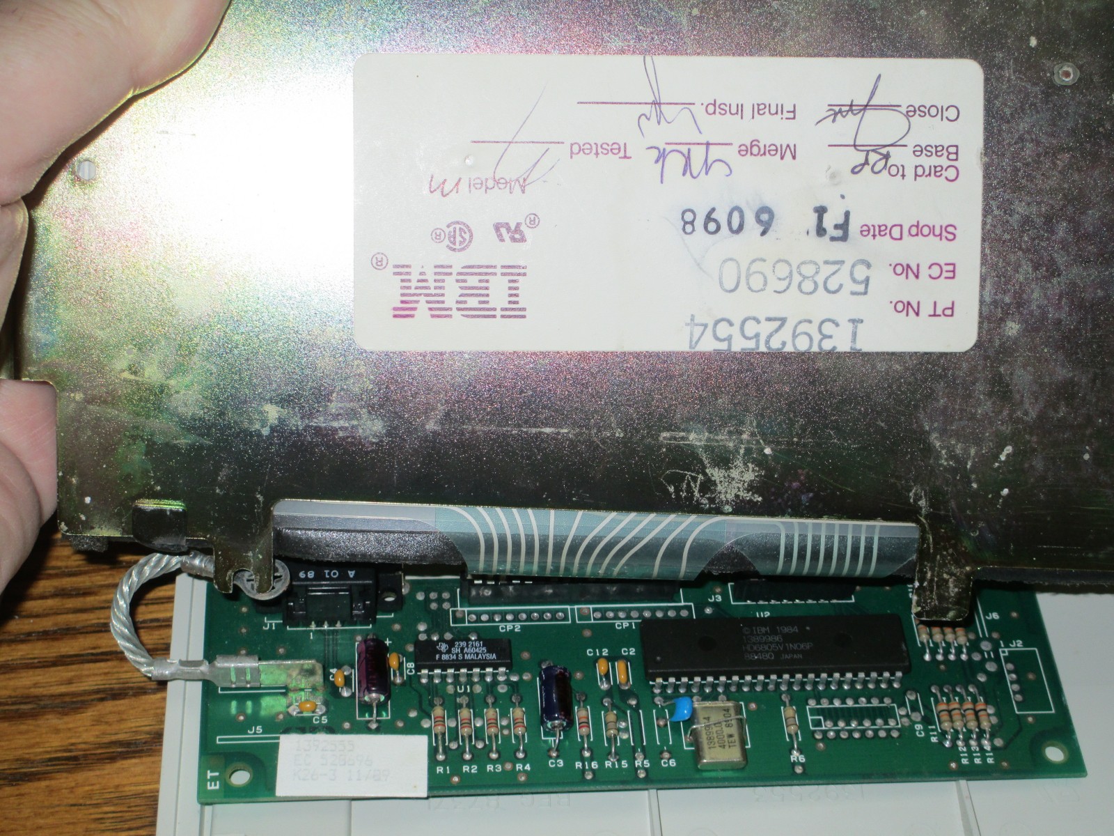 IBM Modem M 4704-Model-100-like, panel's backside with a better view of the controller.