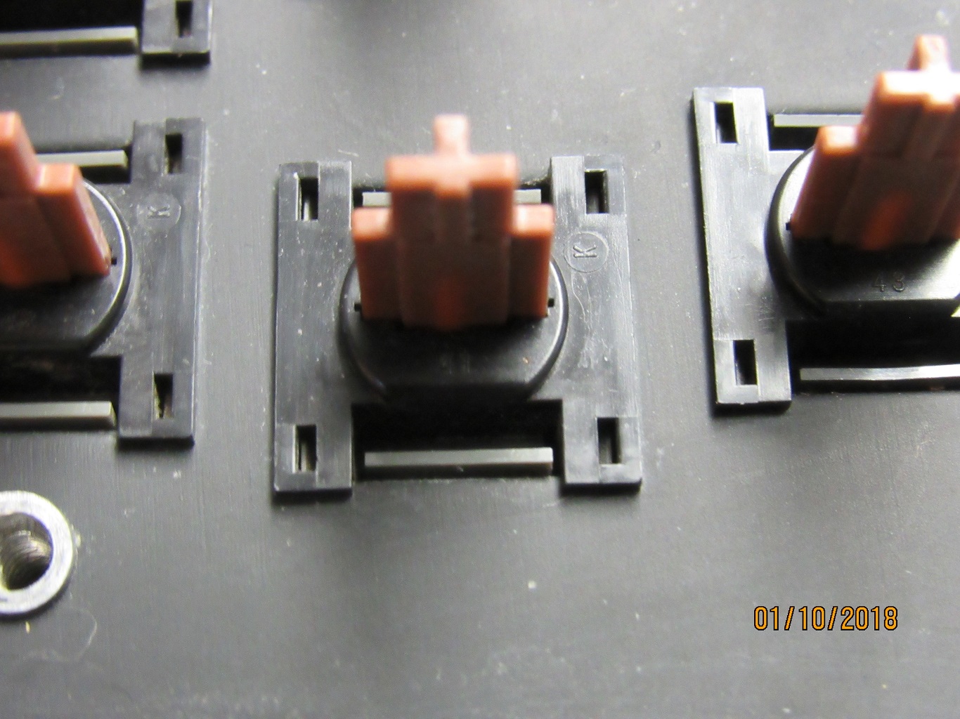 Apple IIe Pre-production - key switches 3.jpg