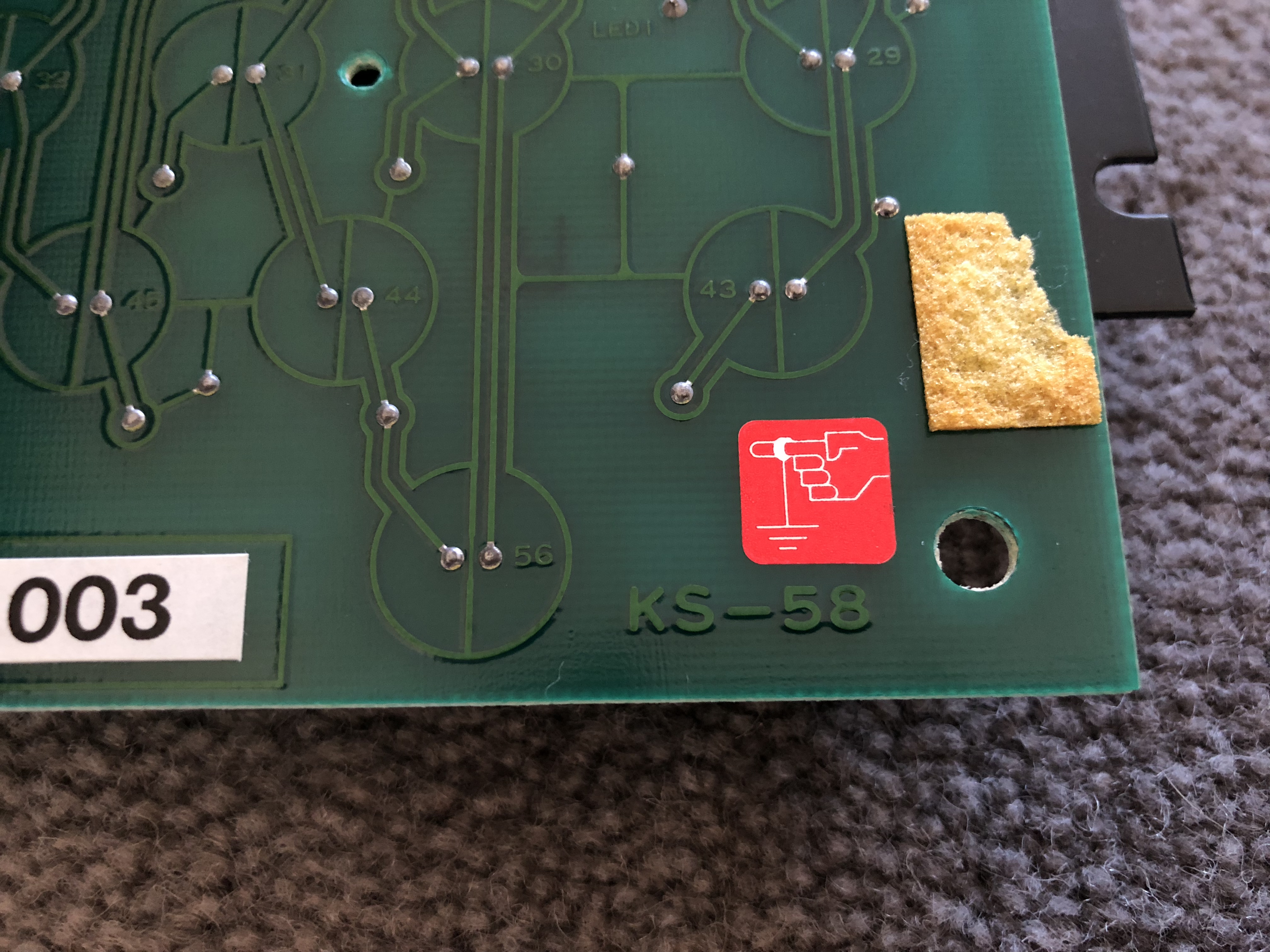 a sticker emphasising the caution that must be exercised during high speed yo-yo usage, apparently