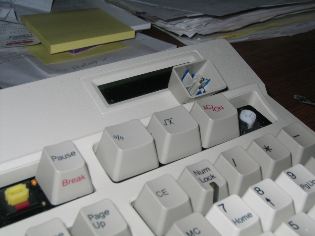 futaba locking keycap.1.jpg