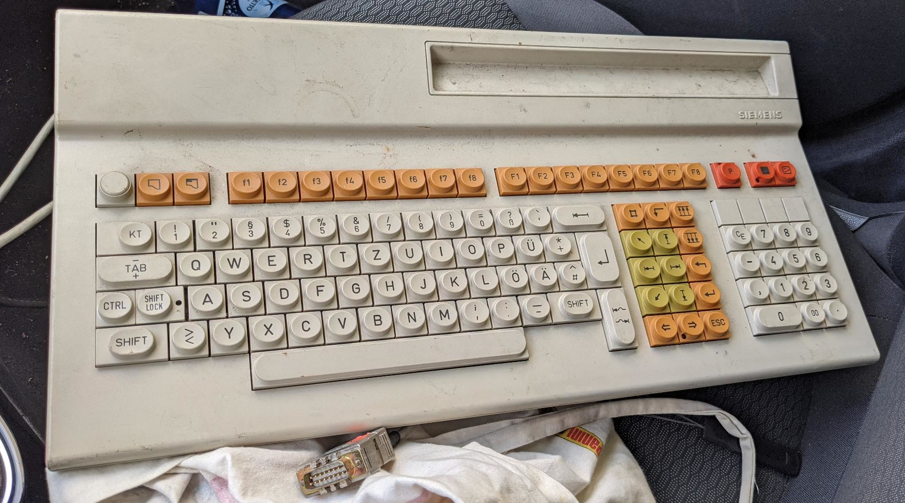 1-dirty-keyboard.jpg