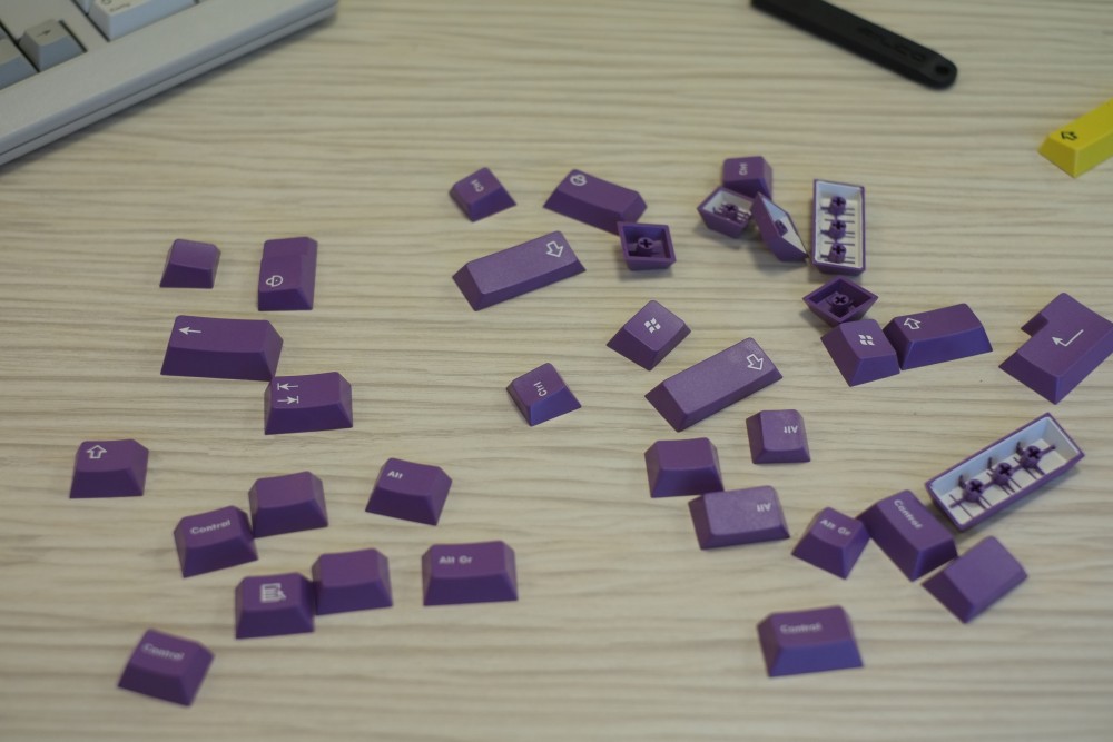 GMK violet cherry modifiers vue d'ensemble